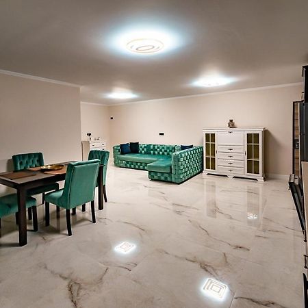 Moky Rezident 2 Apartamento Arad Exterior foto