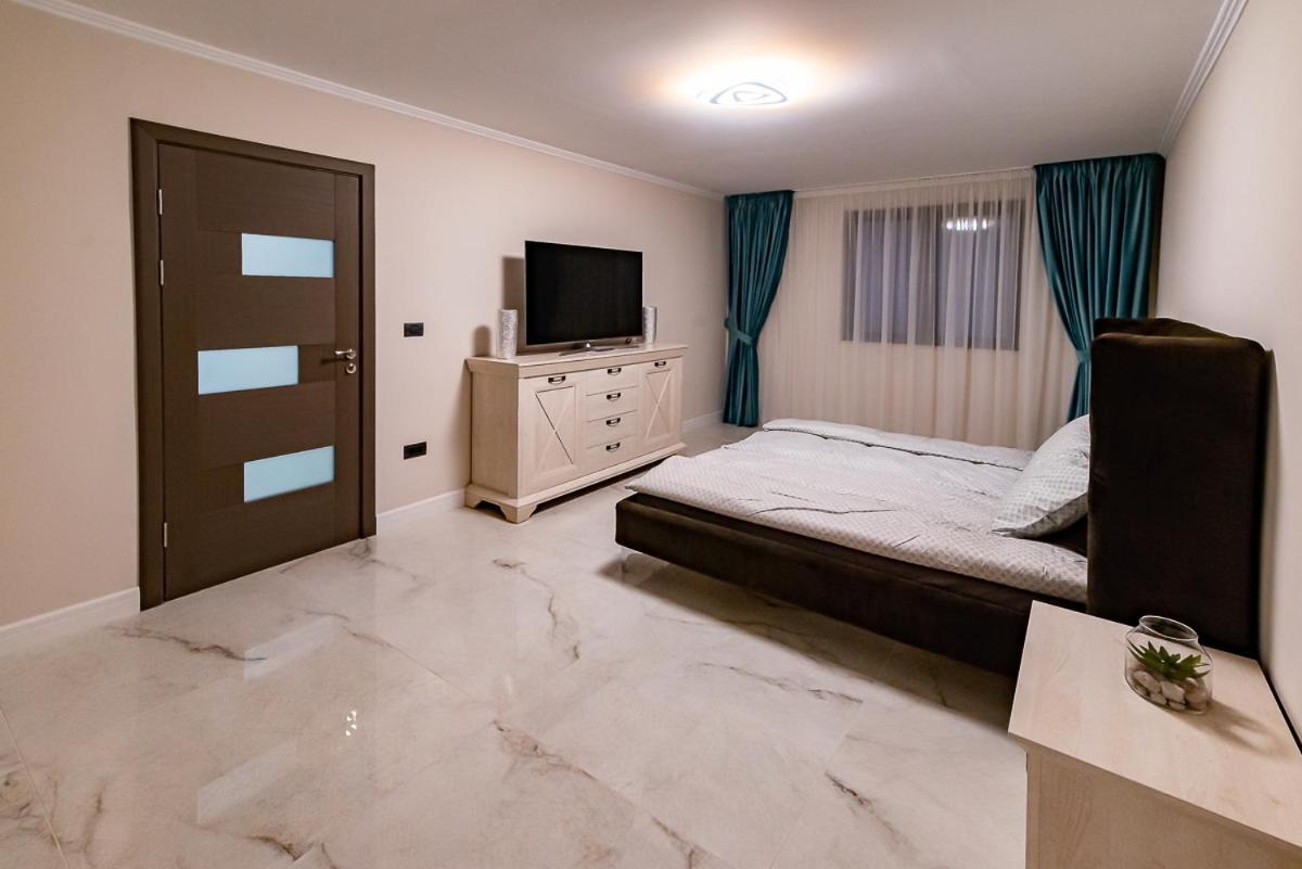 Moky Rezident 2 Apartamento Arad Exterior foto