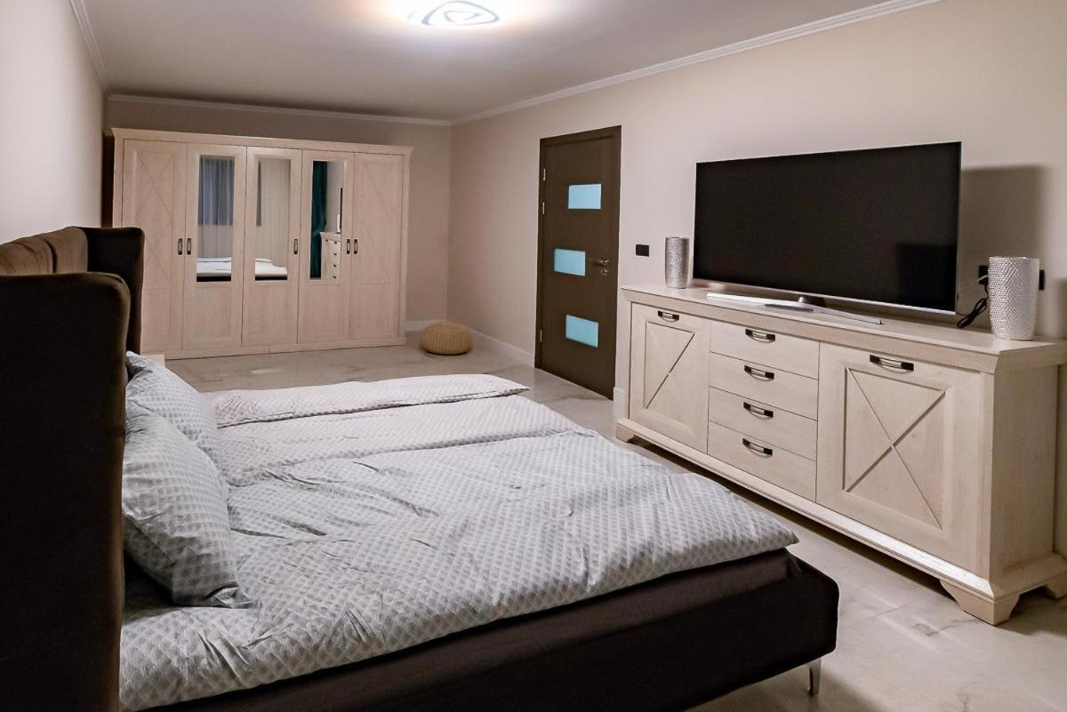 Moky Rezident 2 Apartamento Arad Exterior foto