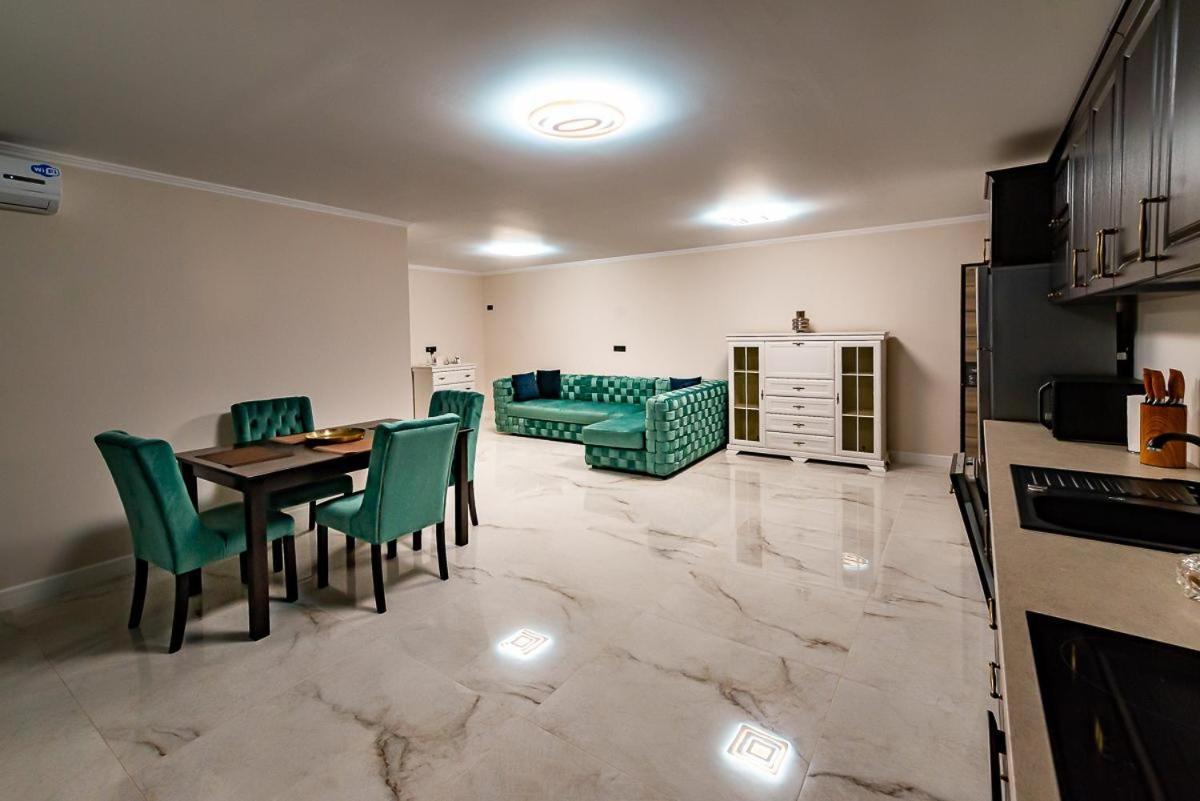 Moky Rezident 2 Apartamento Arad Exterior foto