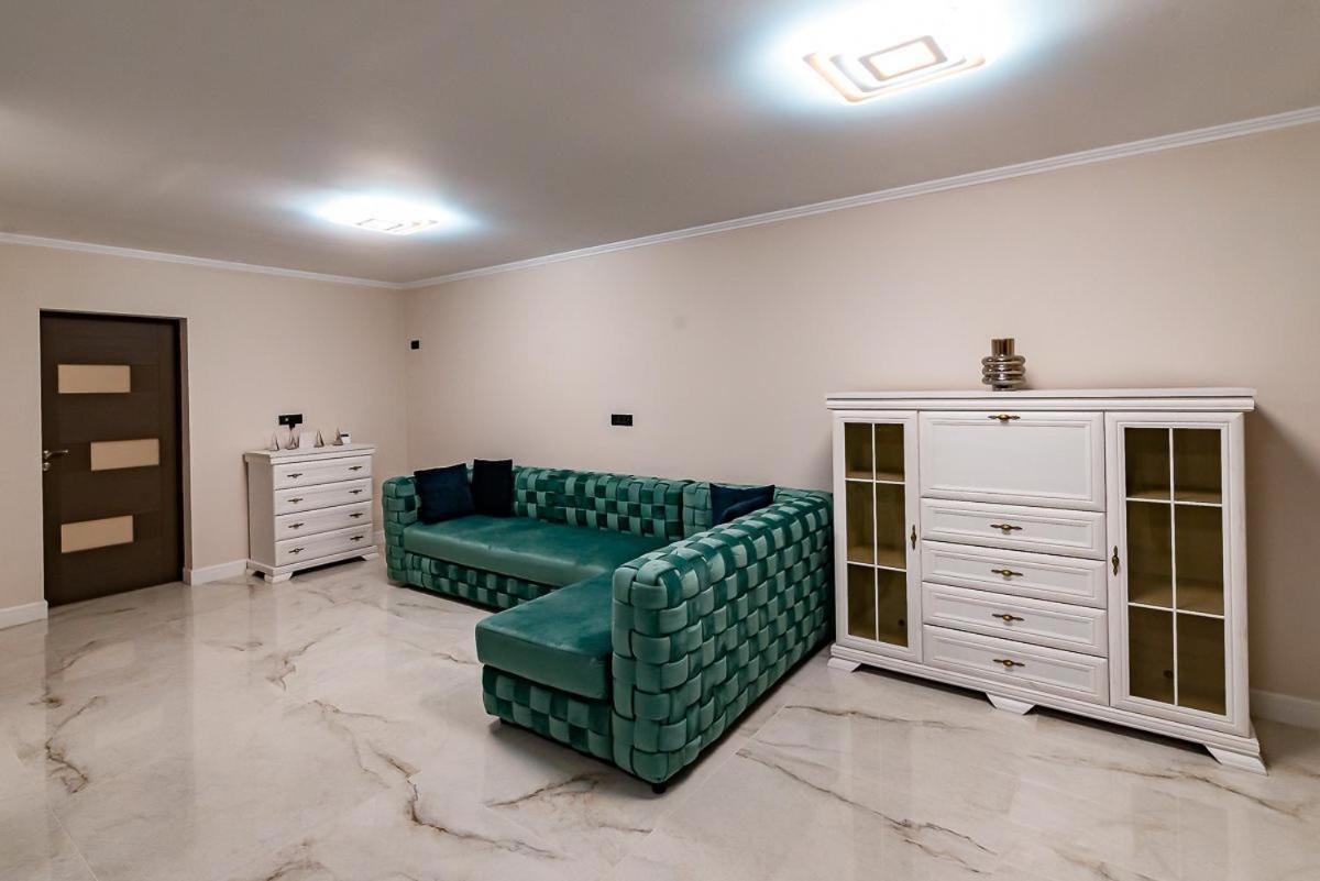 Moky Rezident 2 Apartamento Arad Exterior foto