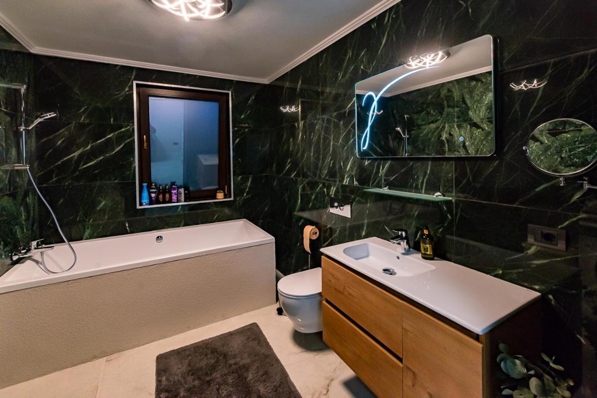 Moky Rezident 2 Apartamento Arad Exterior foto