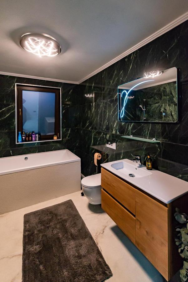 Moky Rezident 2 Apartamento Arad Exterior foto